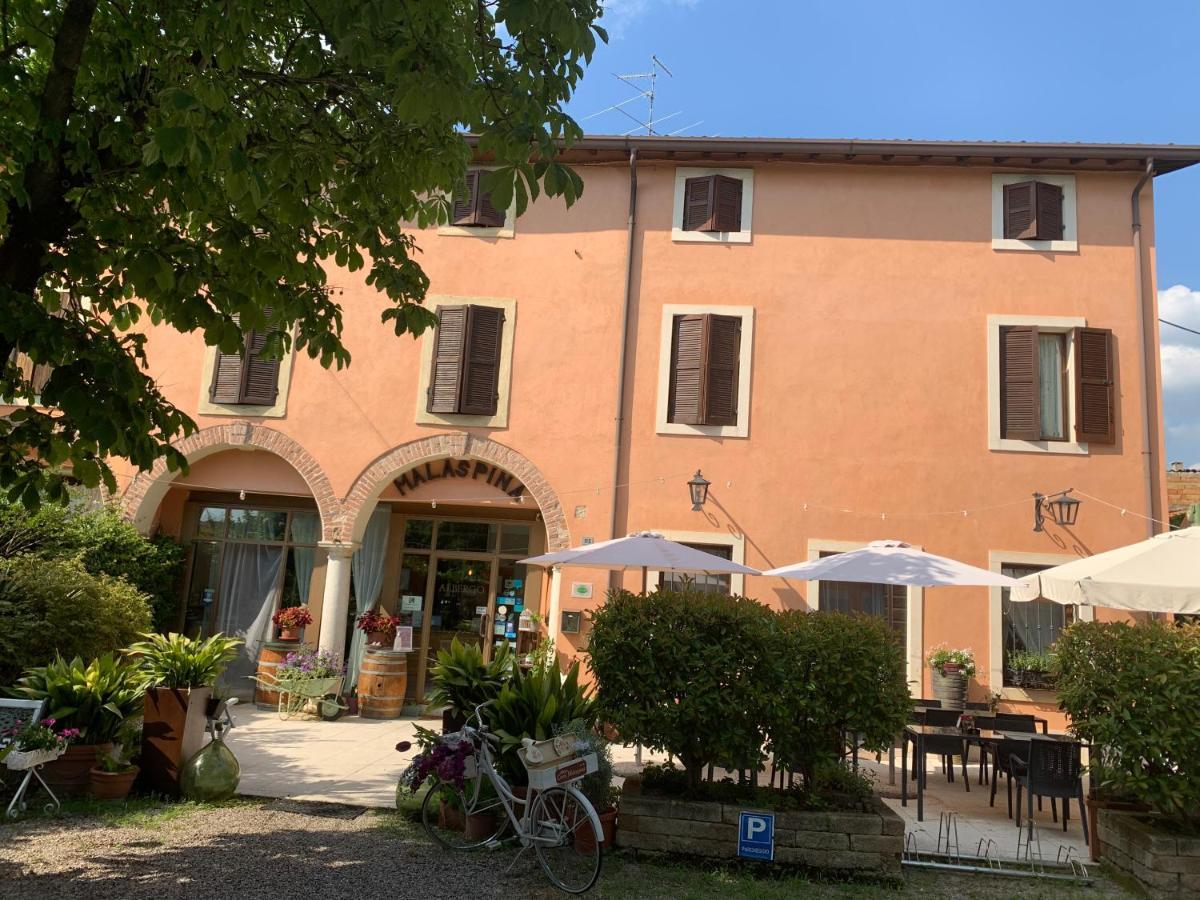 Boutique Hotel Corte Malaspina 카스텔누보델가다 외부 사진