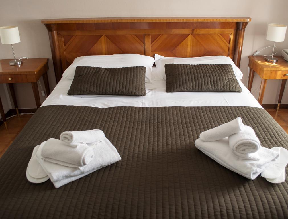 Boutique Hotel Corte Malaspina 카스텔누보델가다 외부 사진