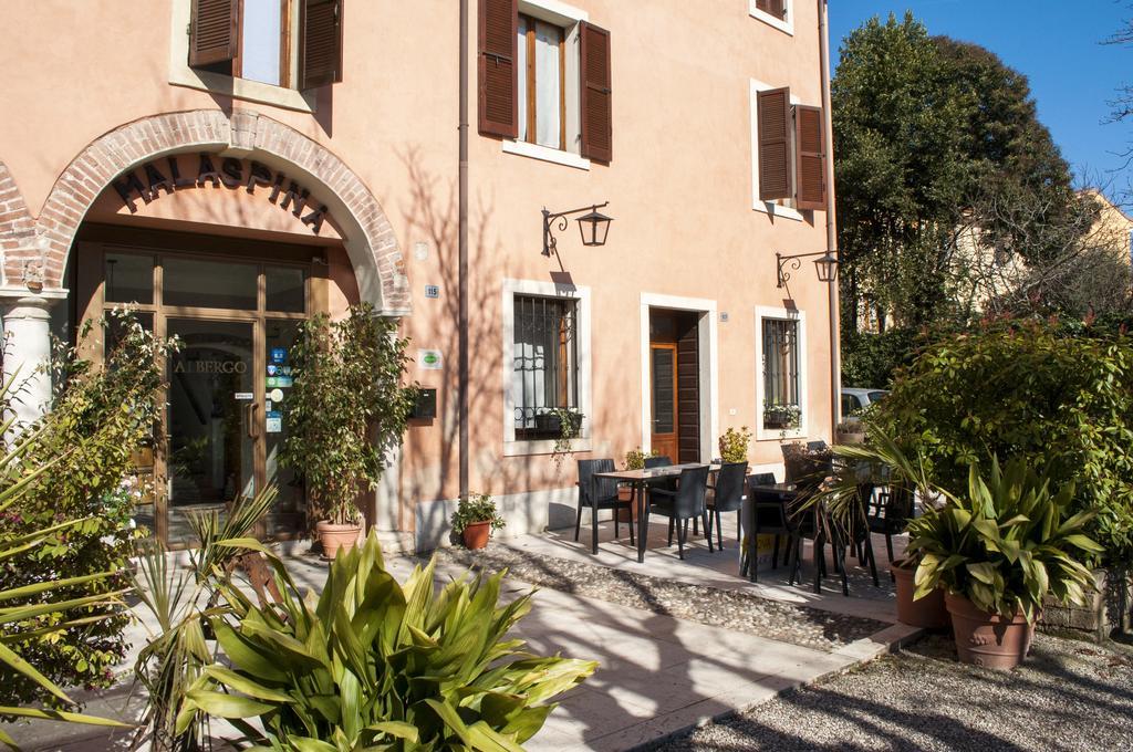 Boutique Hotel Corte Malaspina 카스텔누보델가다 외부 사진