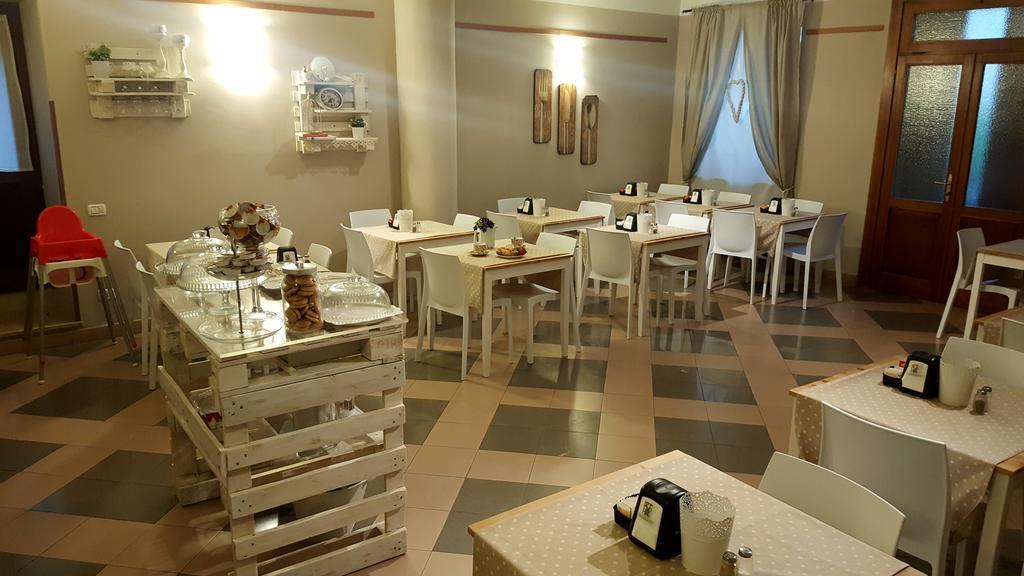 Boutique Hotel Corte Malaspina 카스텔누보델가다 외부 사진
