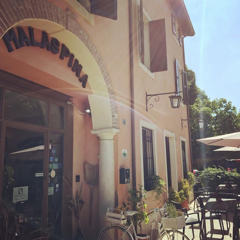 Boutique Hotel Corte Malaspina 카스텔누보델가다 외부 사진